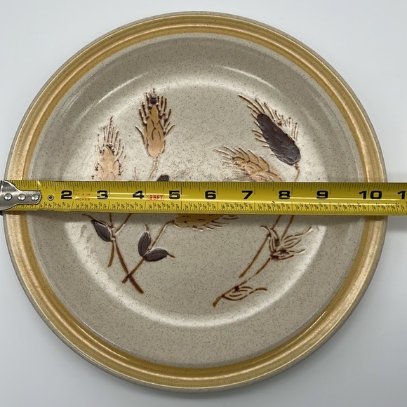 Dinner Plates - Continental Reece Stoneware Wheat Design - Japan (Set of 4) - Picture 9 of 9